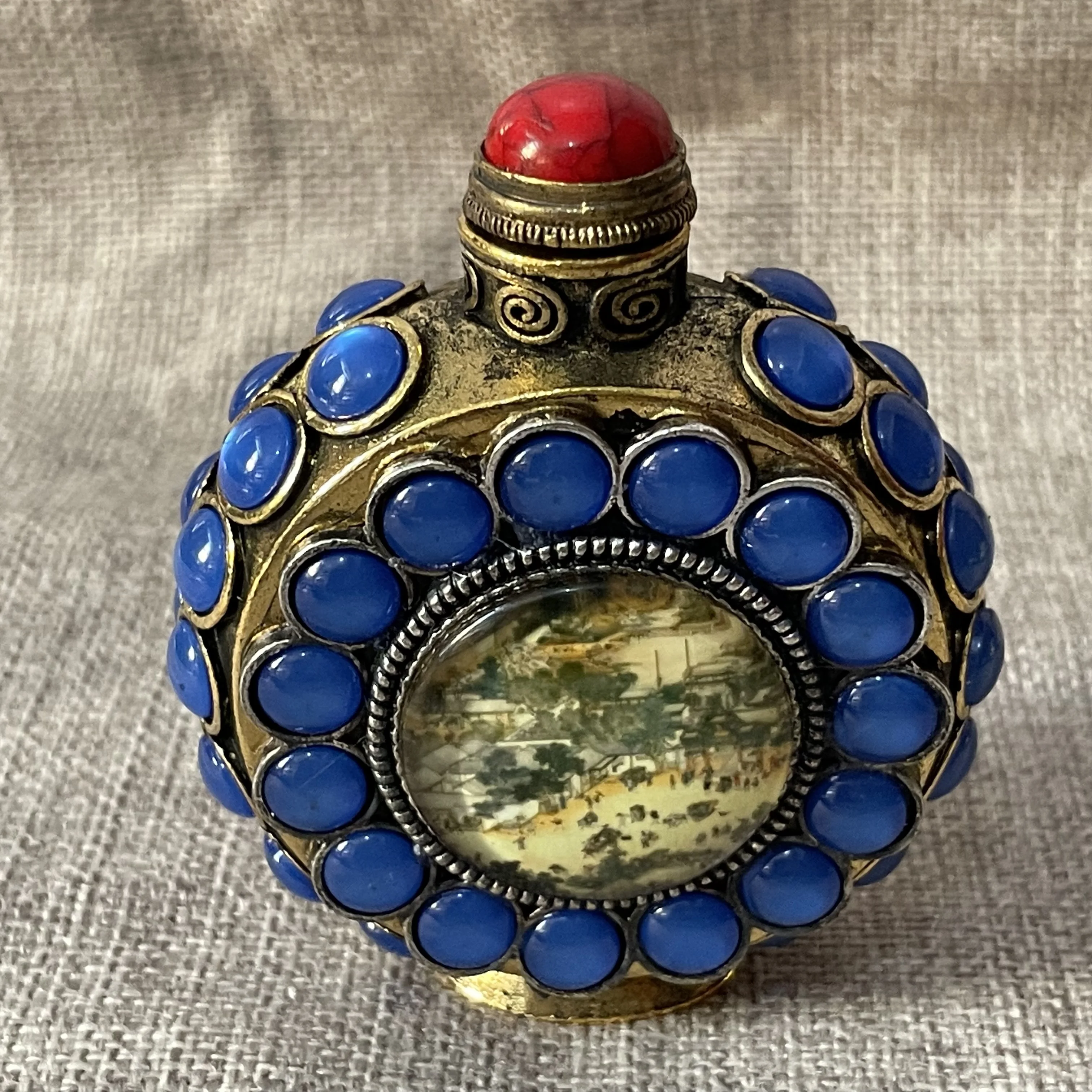 

Old snuff bottles, classical antiques, handicrafts, decorative ornaments, old snuff bottles, supplies, empty bottles, mini.