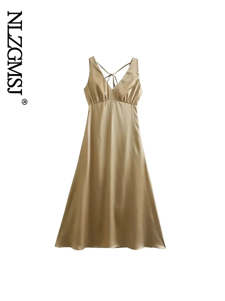 

Платье женское длинное Плиссированное с V-образным вырезом TRAF