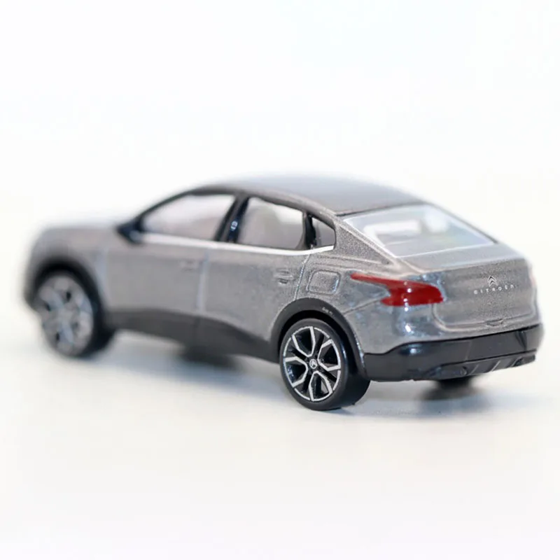Фото NOREV масштаб 1:64 Citroen C4 X 2023, имитация сплава, модель автомобиля, статическая коллекция, украшенные праздничные подарки, игрушки №5