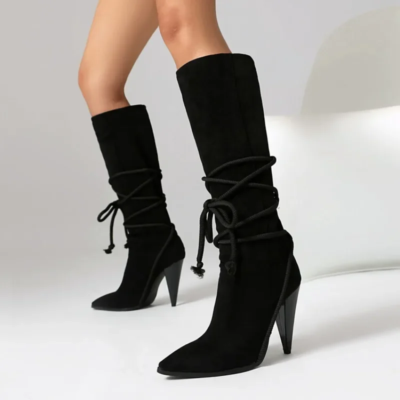 Зимние короткие плюшевые сапоги из искусственной замши на высоком каблуке 11 см