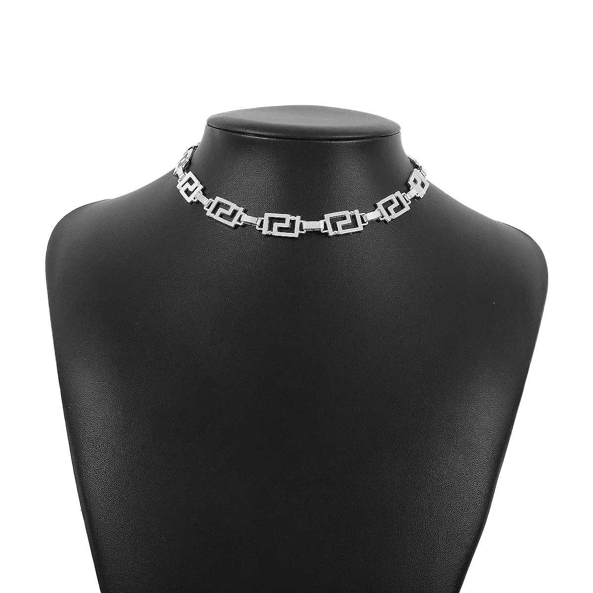 Punk hip-hop necklace creative maze S-shaped geometric necklace with exaggerated personality and metal wind necklace.