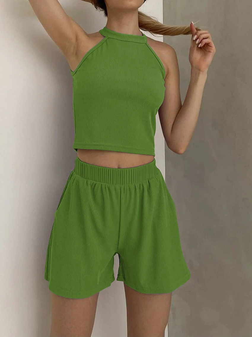 Рисунок 3 - Женская пижама с лямкой на шее Marthaqiqi