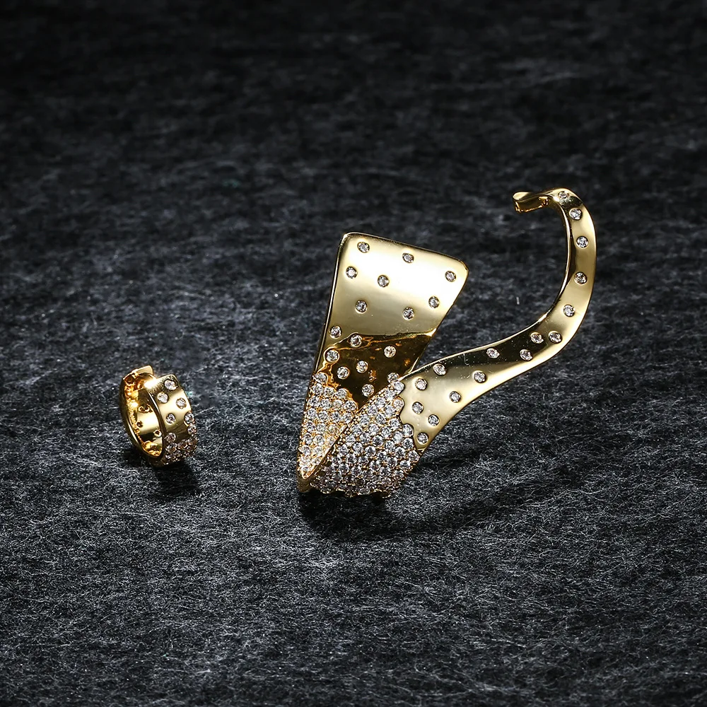 

APM STYLE High Quality 925 Sterling Silver Asymmetrical Gold Square Brand Earrings Design Feel Irregular Earrings For Friends