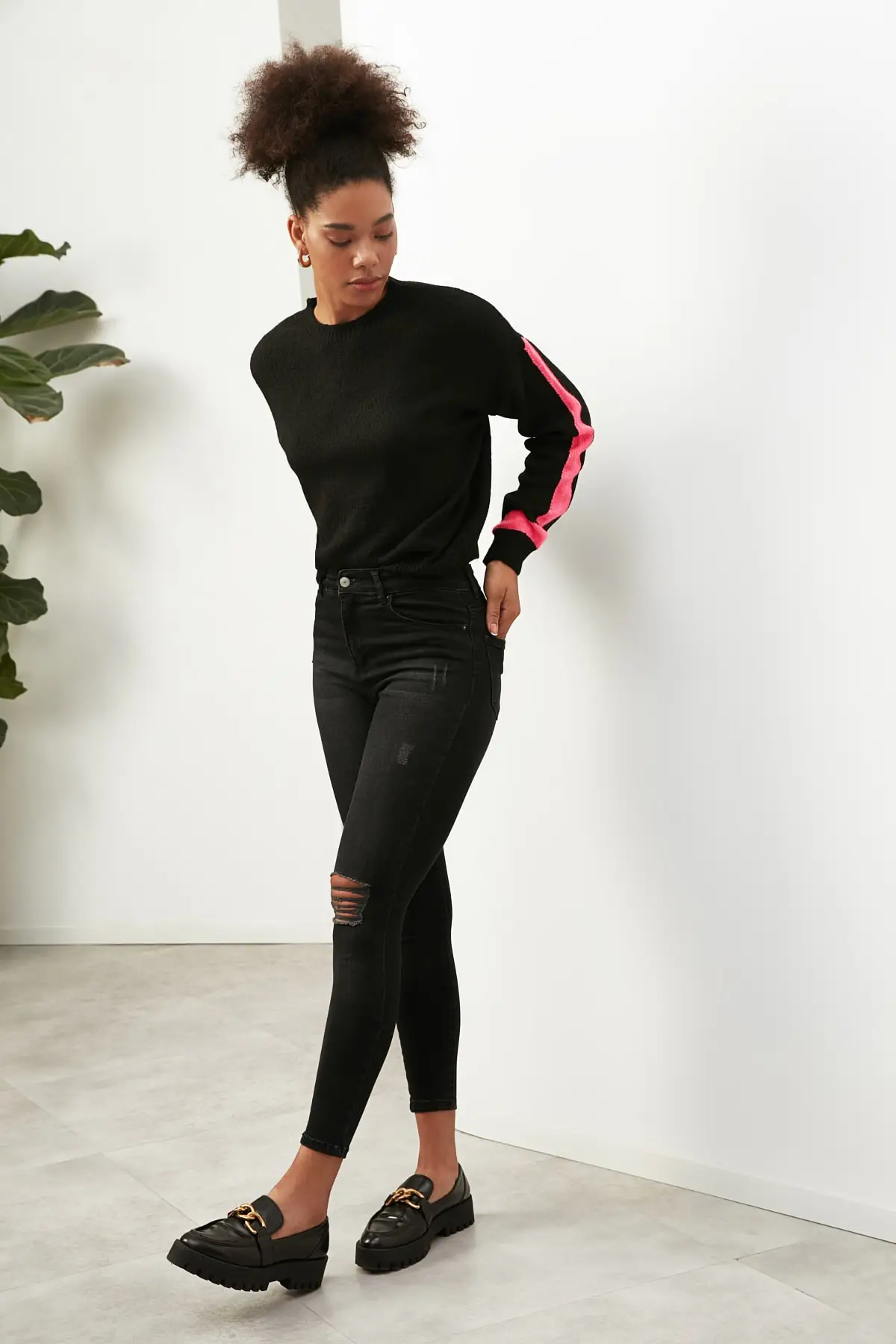 

Trendyol High Bel Yırtıklı Skinny Jeans TWOAW22JE1211