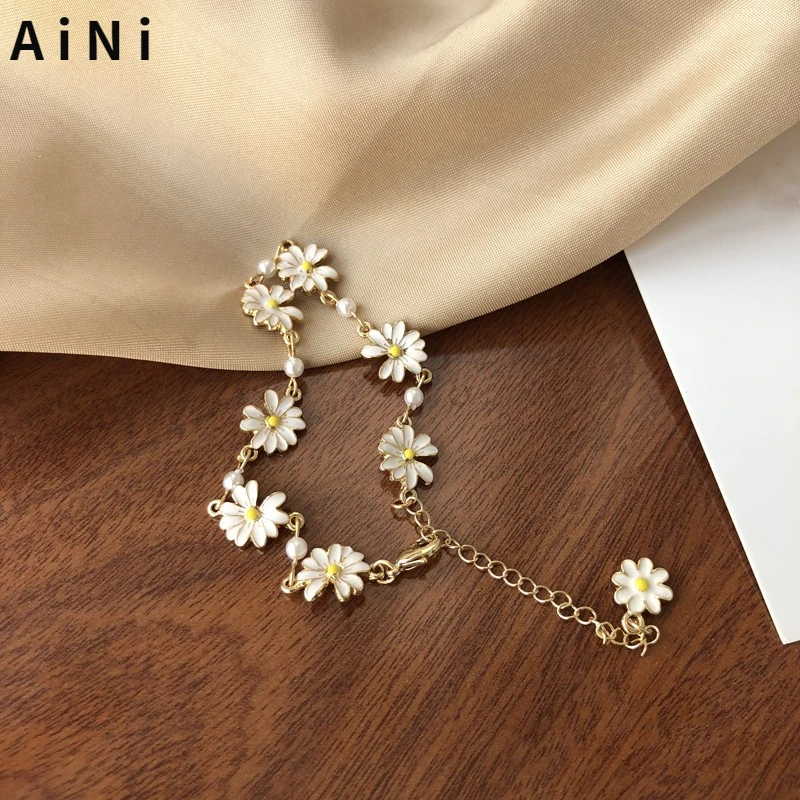 

Fashion Jewelry Single Layer Bracelet Popular Sweet Temperament White Flower Charm Bracelet For Girl Party Gifts