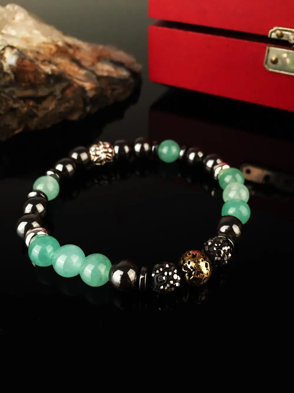 

Браслет из натурального агата и гематита Nrs823