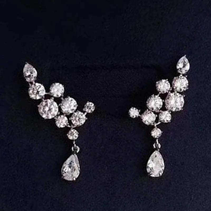 

High Carbon Diamond Earrings, Brocade Cluster Earrings, Fashionable, Versatile, Red, French, Small and Elegant Ear Ornaments