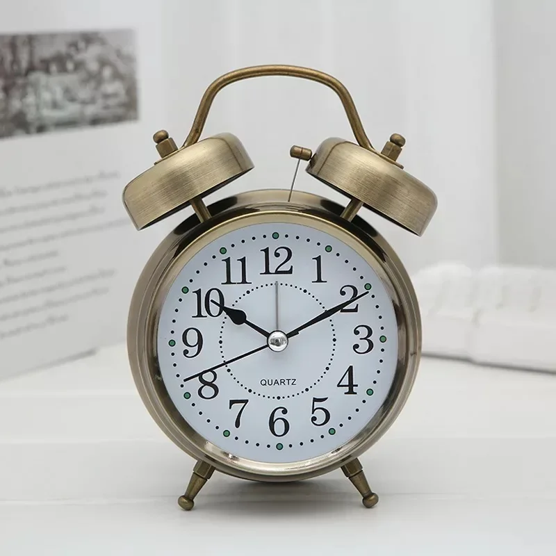 

Винтажные часы-будильник Ник бронзовые