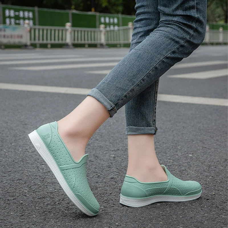 Waterproof Shoes Women Casual Slip-on Flats Shallow Insulated Rubber Rain Shoes Ladies Working Garden Galoshes Zapatos De Lluvia