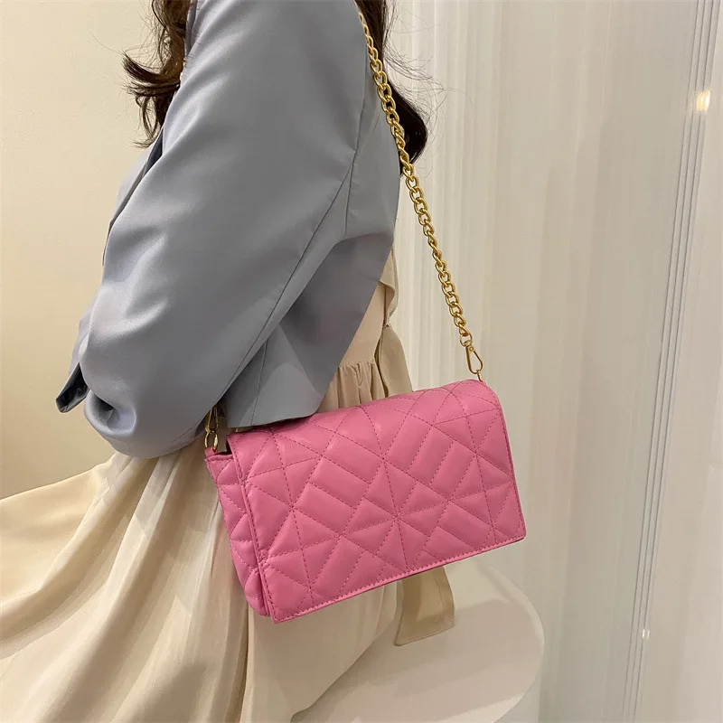 

Online Celebrity Small Bag Female 2022 Popular New Tide Korean Version Of One-shoulder Joker Slung Ins Fashion Rhombic Chain Bag