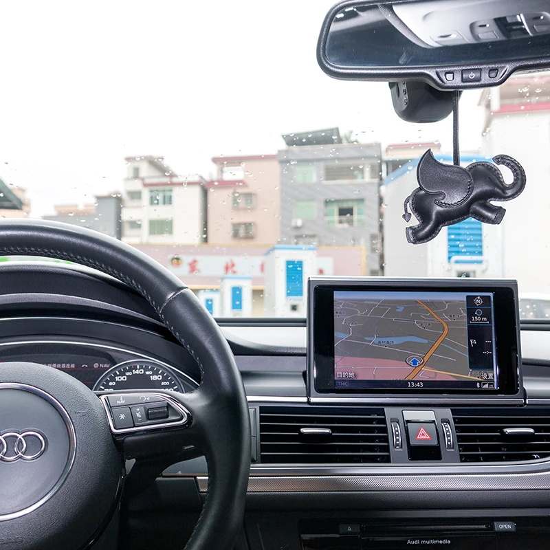 Dimy 2023 New Bunny Pendant Handmade Leather Bag Pendant Car Rearview Mirror Lamb Feather Pendant