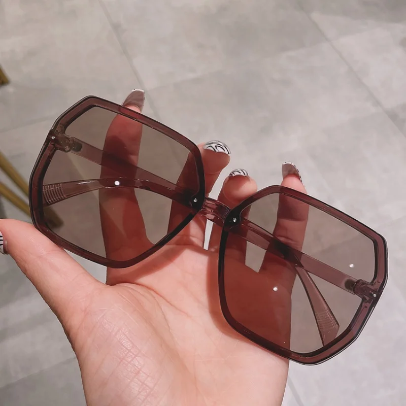 

New G Popular Square Simple Sun Shade Sunglasses Large Frame Sunglasses for Men and Women
