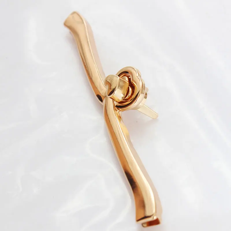 

Durable Metal Bag Hardware Lock DIY Heart Shape Gold Color Woven Bag Accessory Portable Useful Bag Clasp Accessories
