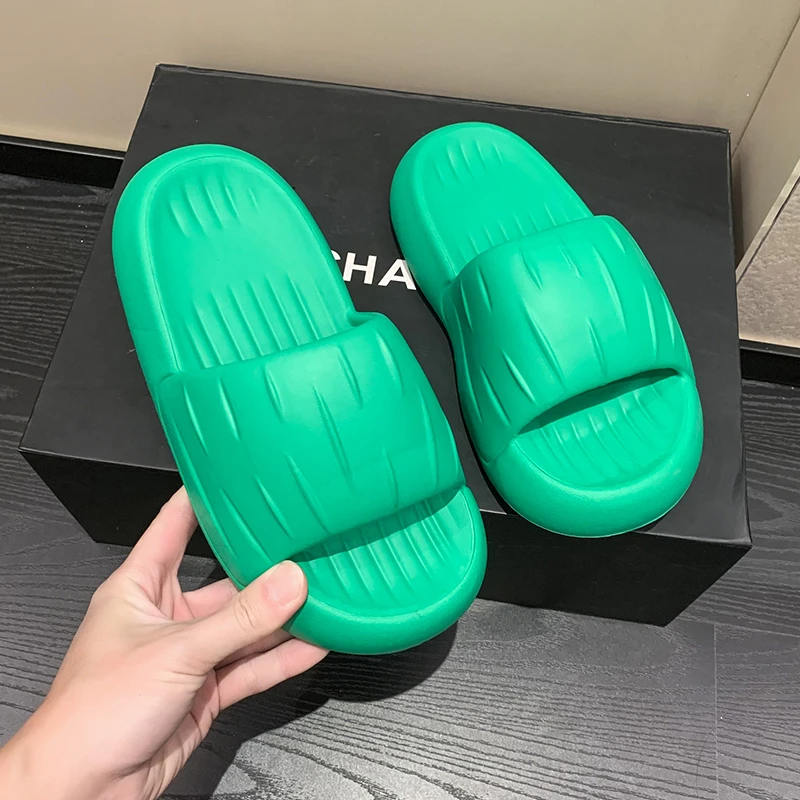 

Women Soft Sole Cloud Slippers Summer Beach Thick Platform Slipper Sandals Women Korean Eva Slippers for Home Flip Flops Woman