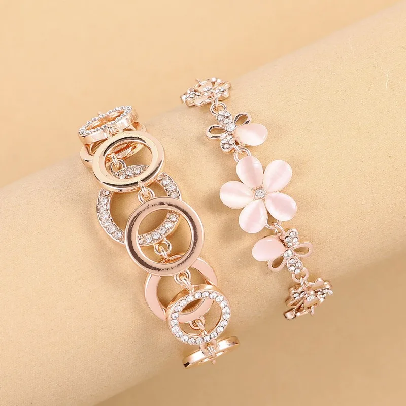 

Fashionable Casual Women's Crystal Bracelet Five Leaf Flower Accessories for Ladies Love Story Double Bracelet Match