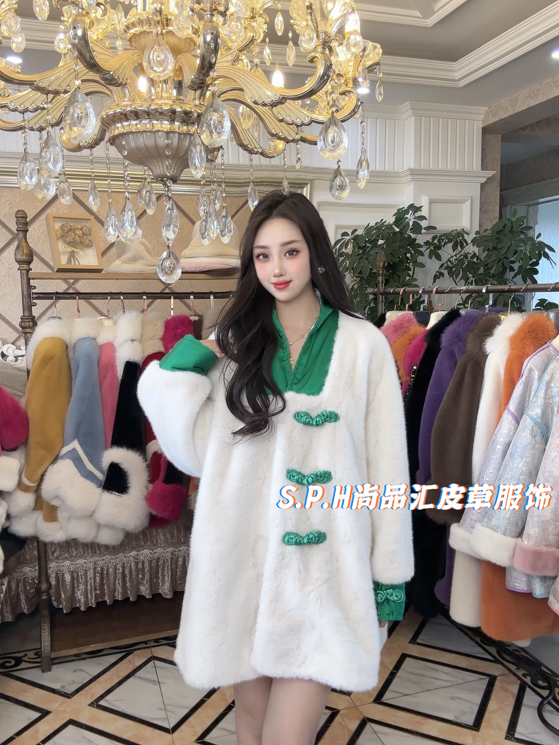 Рисунок 6 - Женская куртка с длинным рукавом