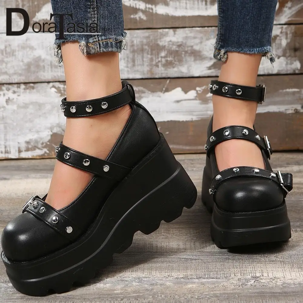Brand New Ladies Goth Platform Pumps Fashion Heart Buckle Rivet Punk Wedges High Heels women's Pumps Party Street Shoes Woman