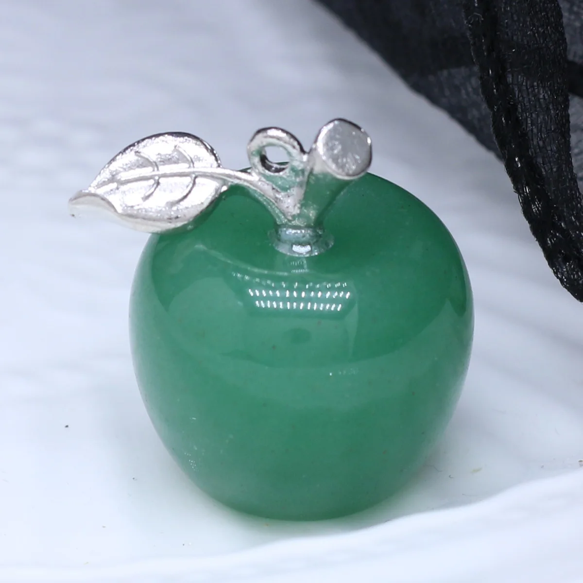 

Натуральный камень яблоко