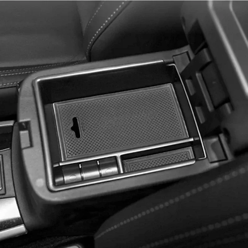 Фото Органайзер-контейнер для центральной консоли из АБС-пластика для Mitsubishi Outlander 2019-2021, автомобильные аксессуары №4