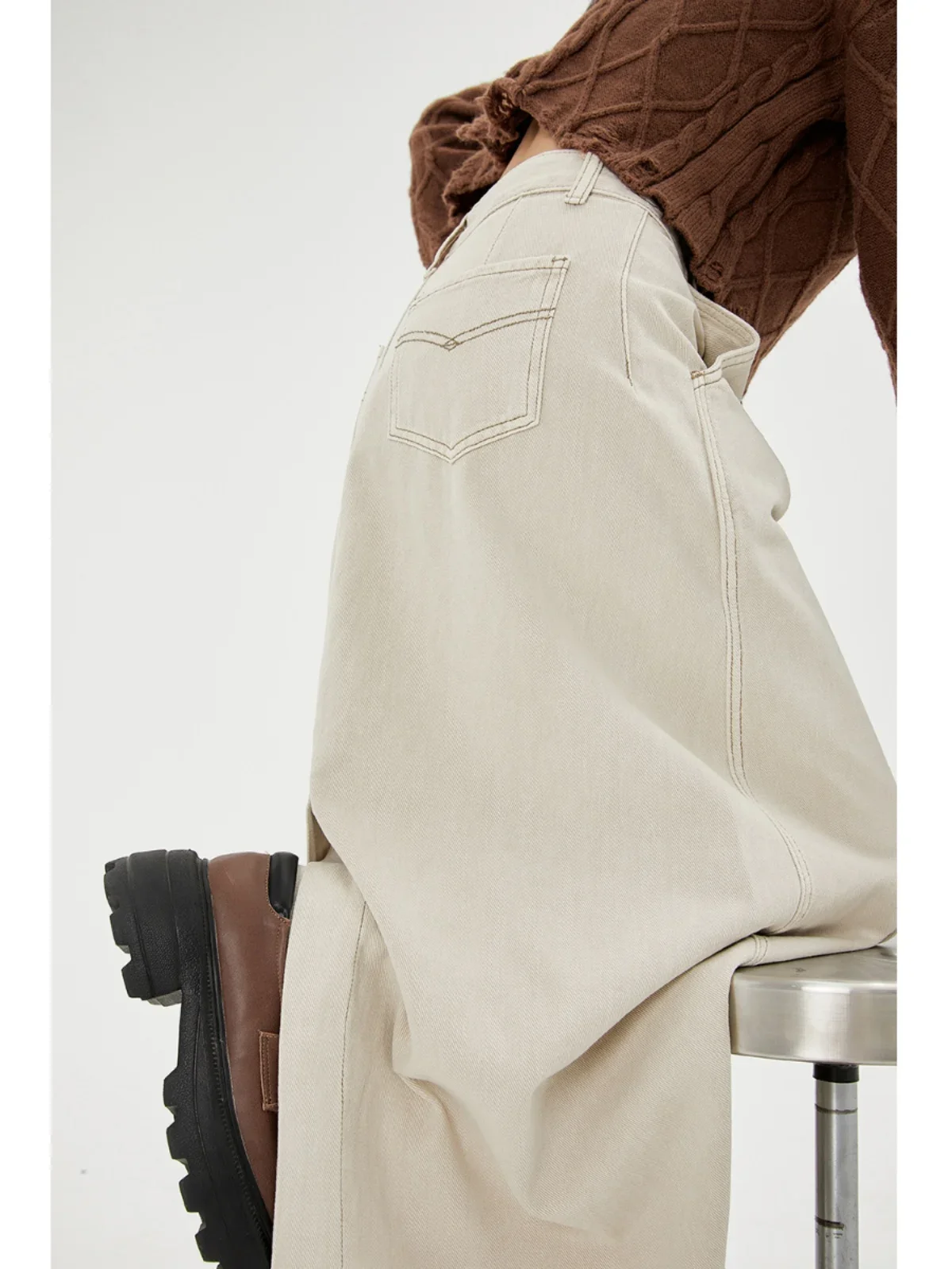 Женская джинсовая юбка с завышенной талией белая элегантная трапециевидная в