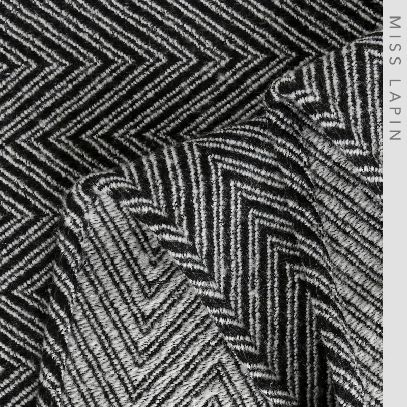 Современная отделка интерьера кроватная дорожка зигзагообразный узор