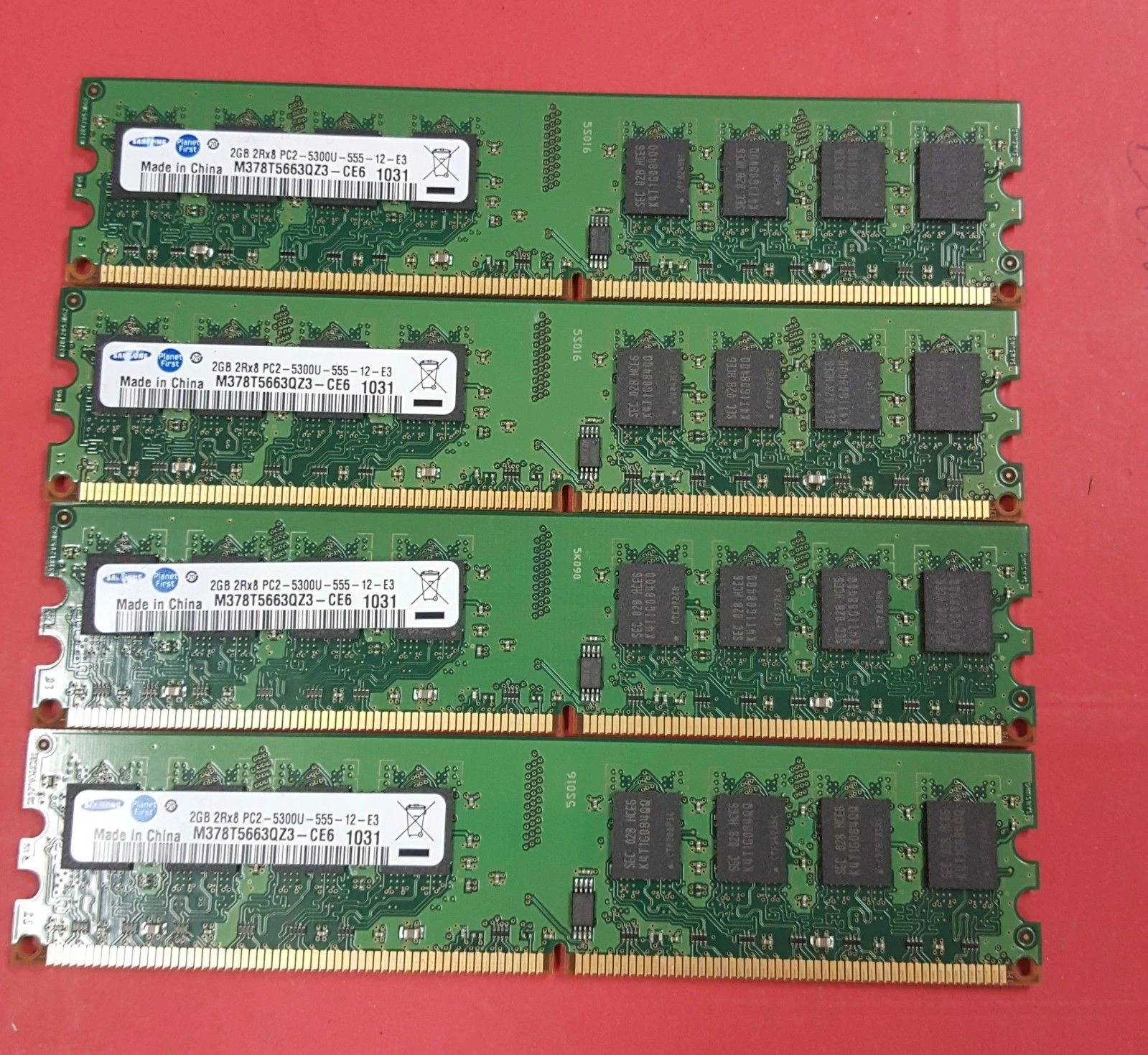 

RAM 2gb 2rx8 PC2-5300U-555 M378T5663QZ3-CE6 MHz Desktop Memory
