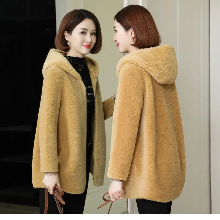

2023 New Autumn and Winter New Flocking Lazy Wool Fur Coat for Women's Youth Fashion Loose-fitting Fur Hooded Women's Coat T106