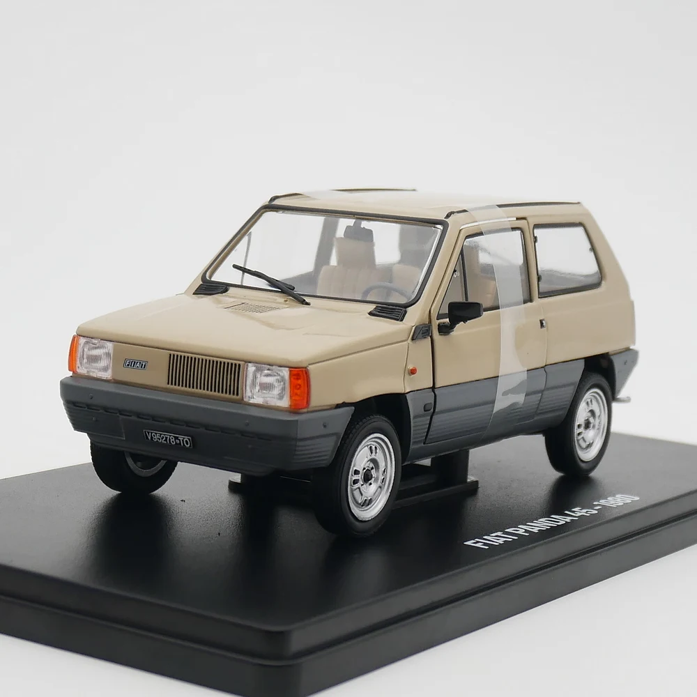 

Diecast Ixo 1:24 Scale Fiat 45 1980 Fiat Panda Alloy Car Model Metal Nostalgia Classic Car Antique Car Collectible Toy Gift