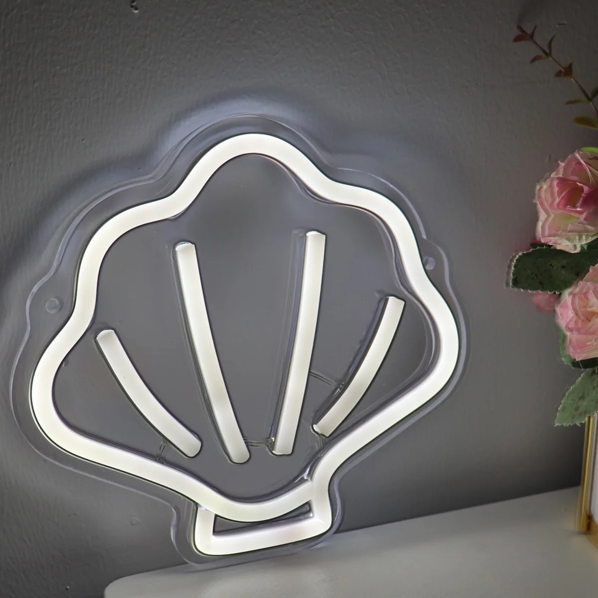 Рисунок 6 - белая раковина, искусство на стену