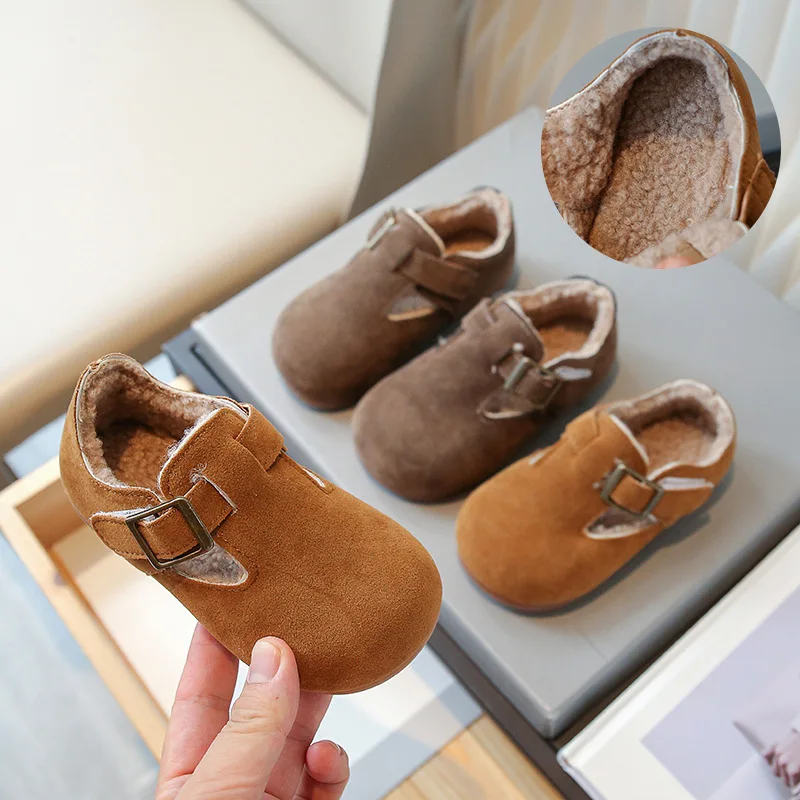 

Детская плюшевая кожаная обувь для мальчиков, новинка 2023, модная детская теплая зимняя хлопковая обувь на мягкой подошве в Корейском стиле для девочек, с застежкой-липучкой