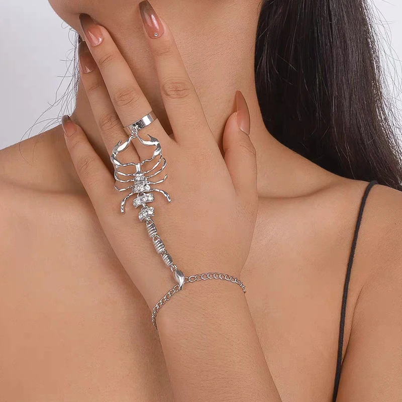 

Vintage Punk Ring Bracelet with Crystal Scorpion Tassel Chain Women Exaggerate Gothic Charm Connected Finger Ring Party Jewelry
