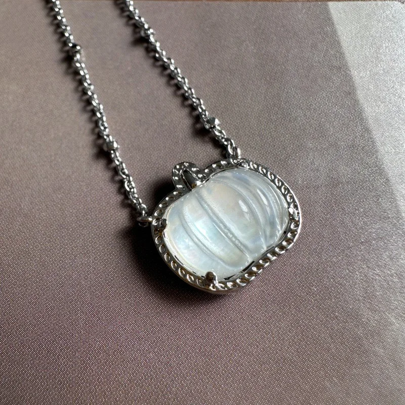 YEEVAA Хэллоуин цвета слоновой кости перламутр тыква жуткий настроение кулон