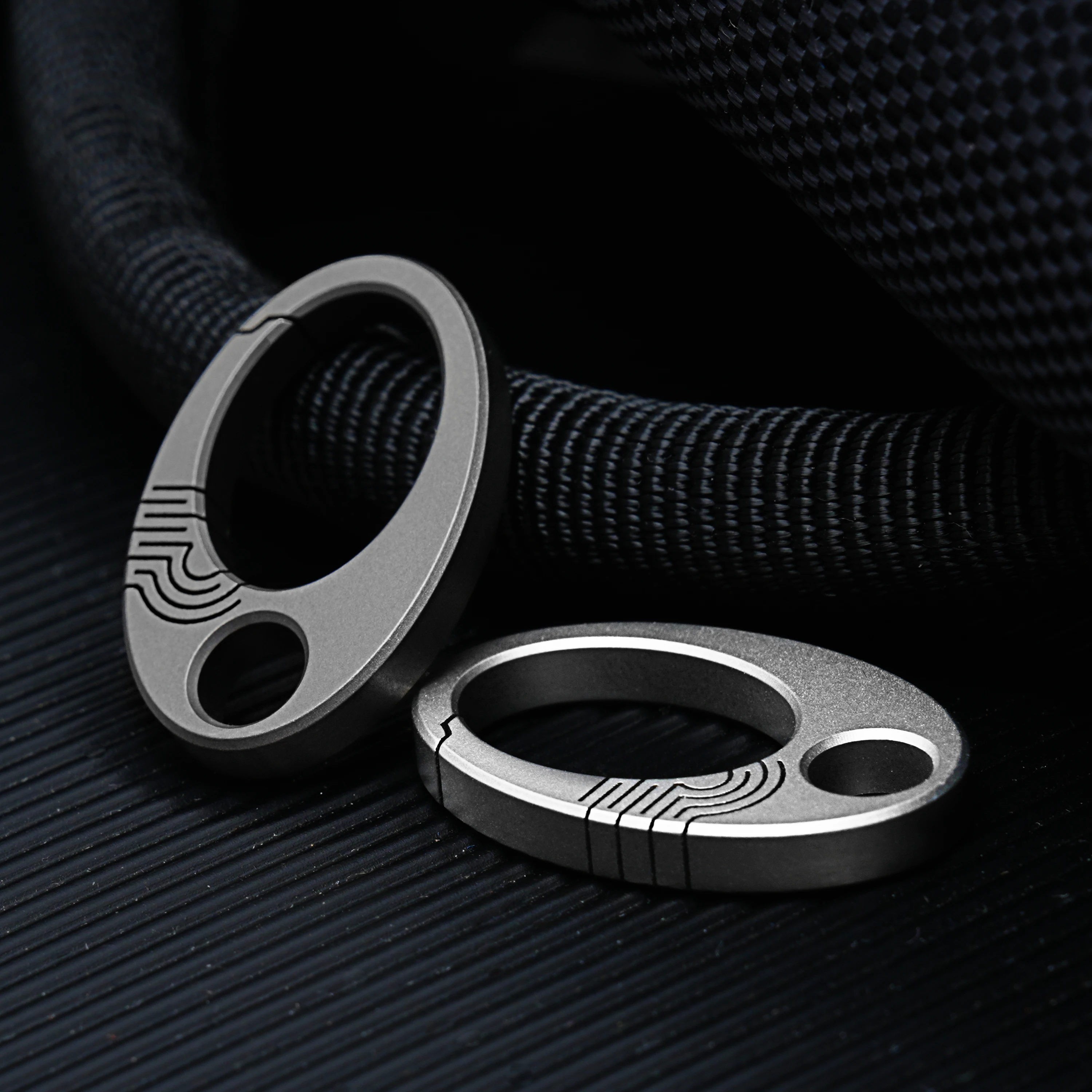Брелок из титанового сплава овальная уникальная текстура кольцо для ключей
