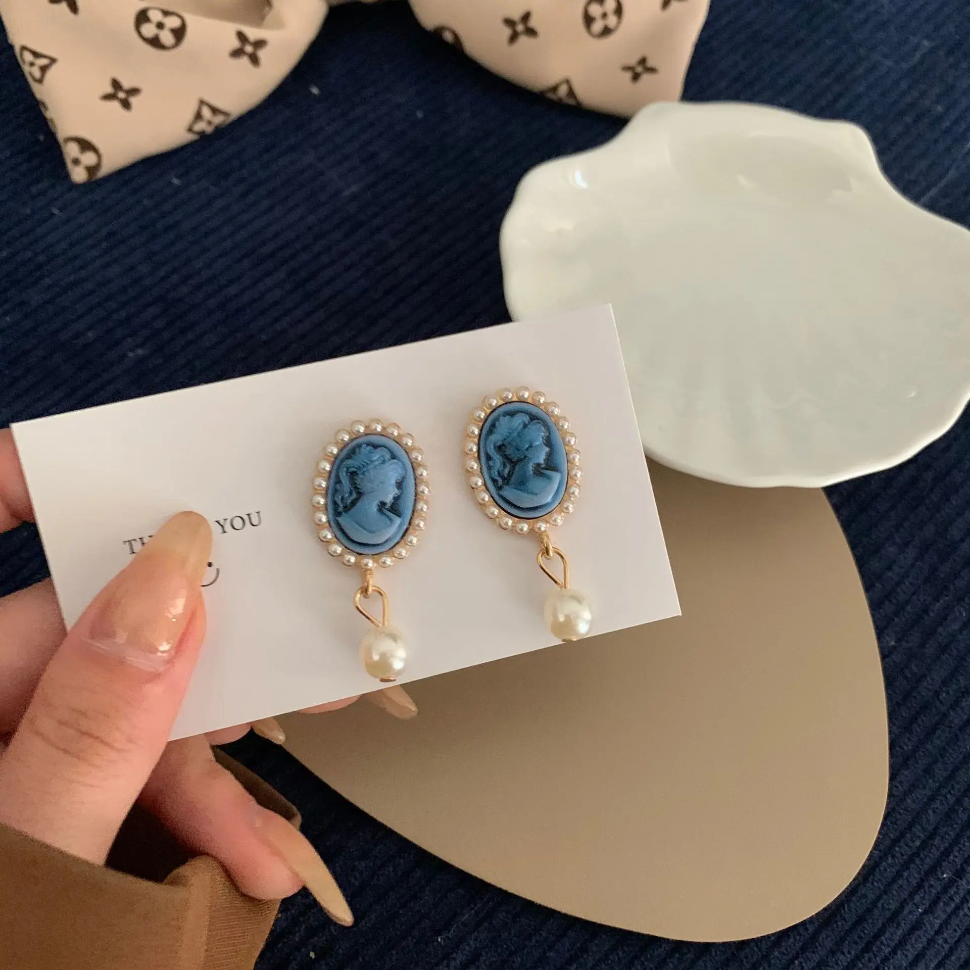 Женские винтажные серьги-подвески серебро 2022 пробы с голубым жемчугом |