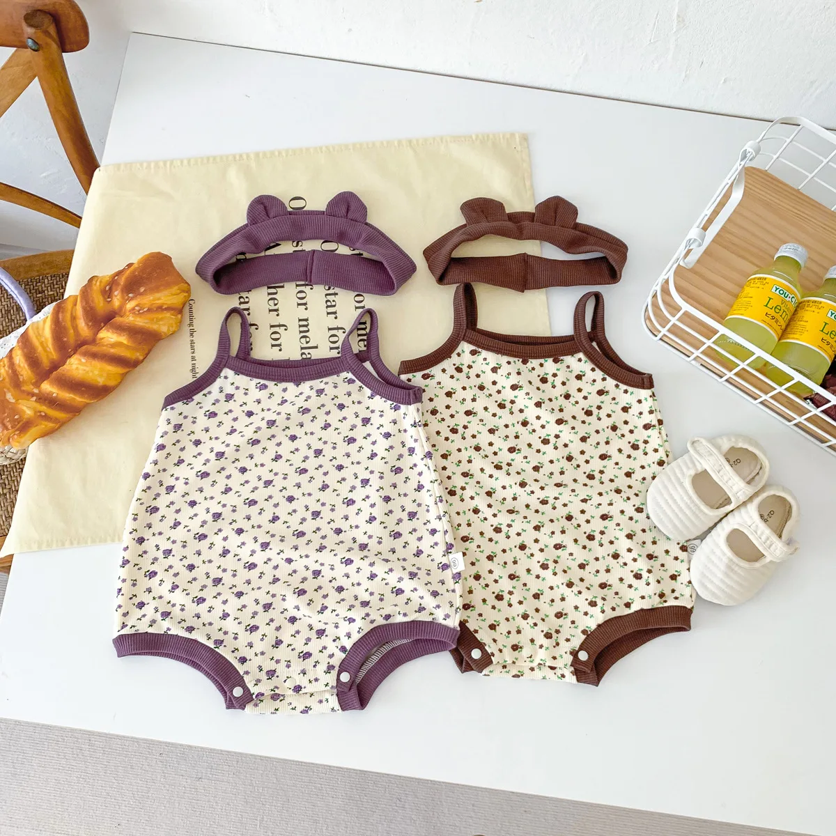 

Новинка лета 2023, боди на бретельках для маленьких девочек, хлопковый Мягкий комбинезон без рукавов с цветочным принтом и повязкой на голову, комплекты одежды для новорожденных девочек