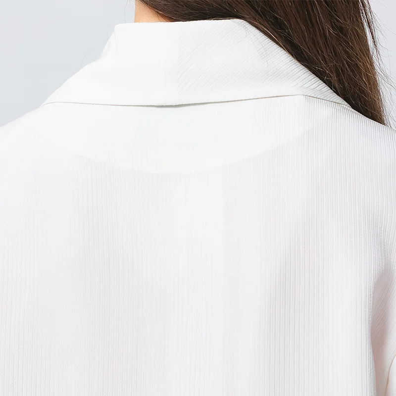 Рисунок 5 - Женский двубортный плащ Love