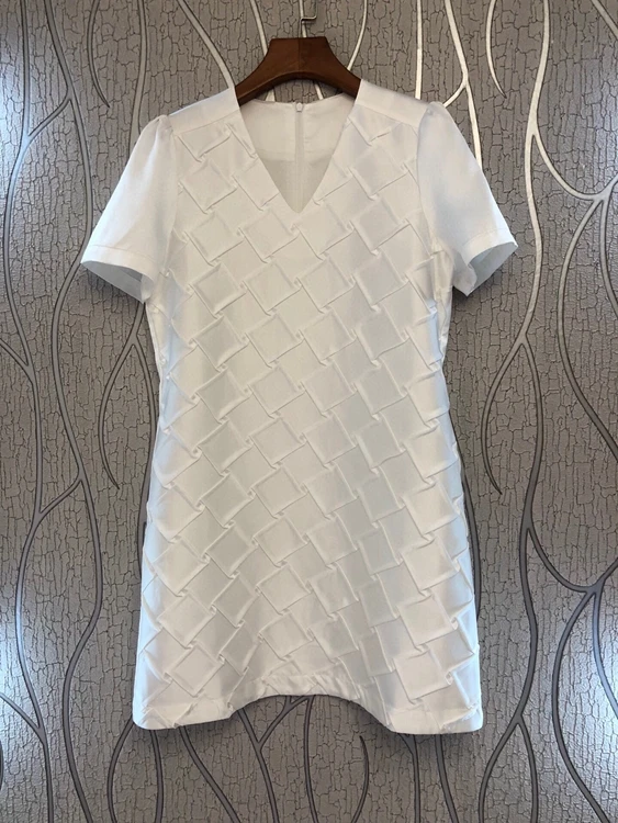 

2022 new women fashion V-neck back zipper diamond dark pattern decorative solid color short-sleeved skirt dress 526