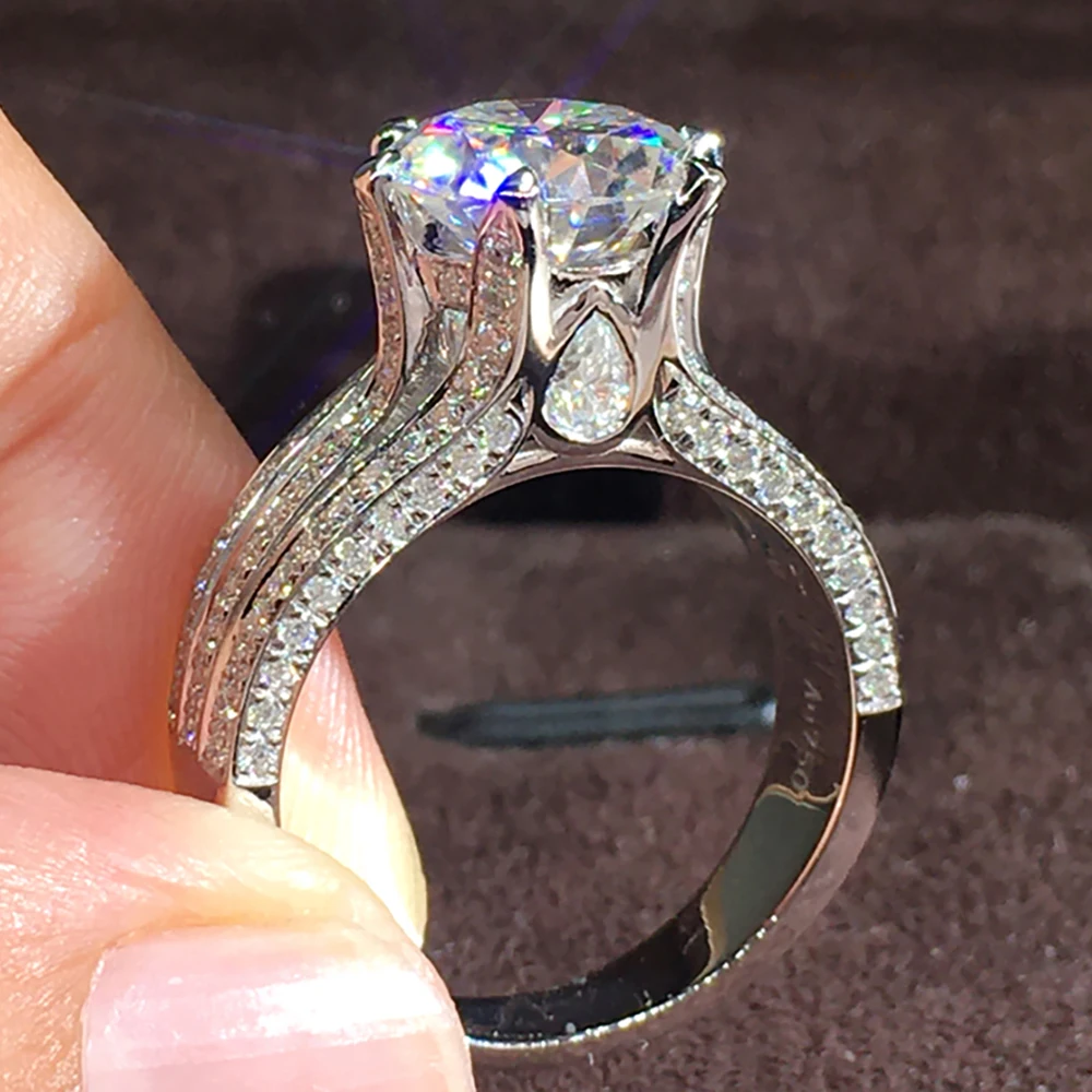 Кольцо женское из натурального золота с муассанитом роскошное Ювелирное