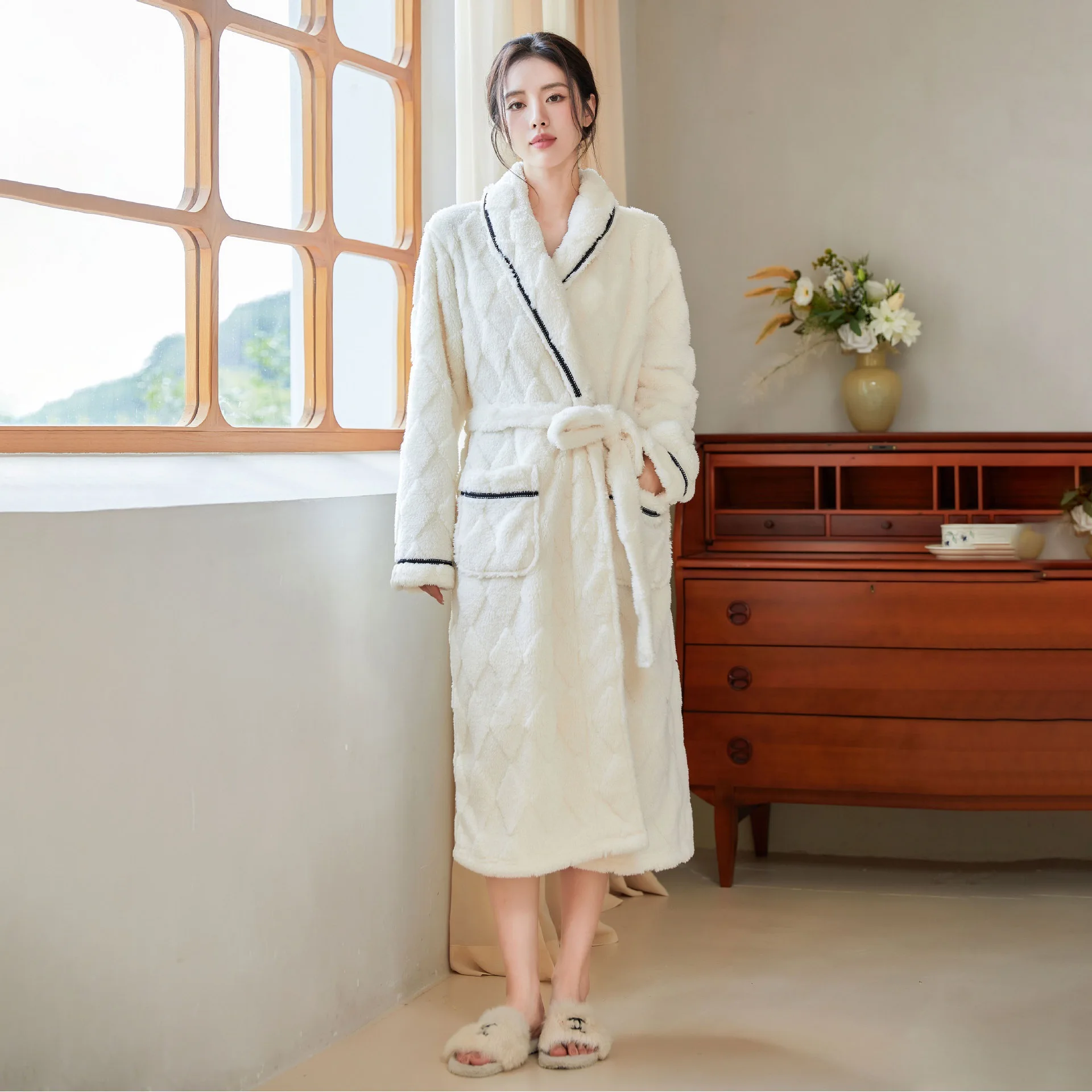 Коллекция осень-зима 2023 одежда для отдыха женский модный удобный халат толстый