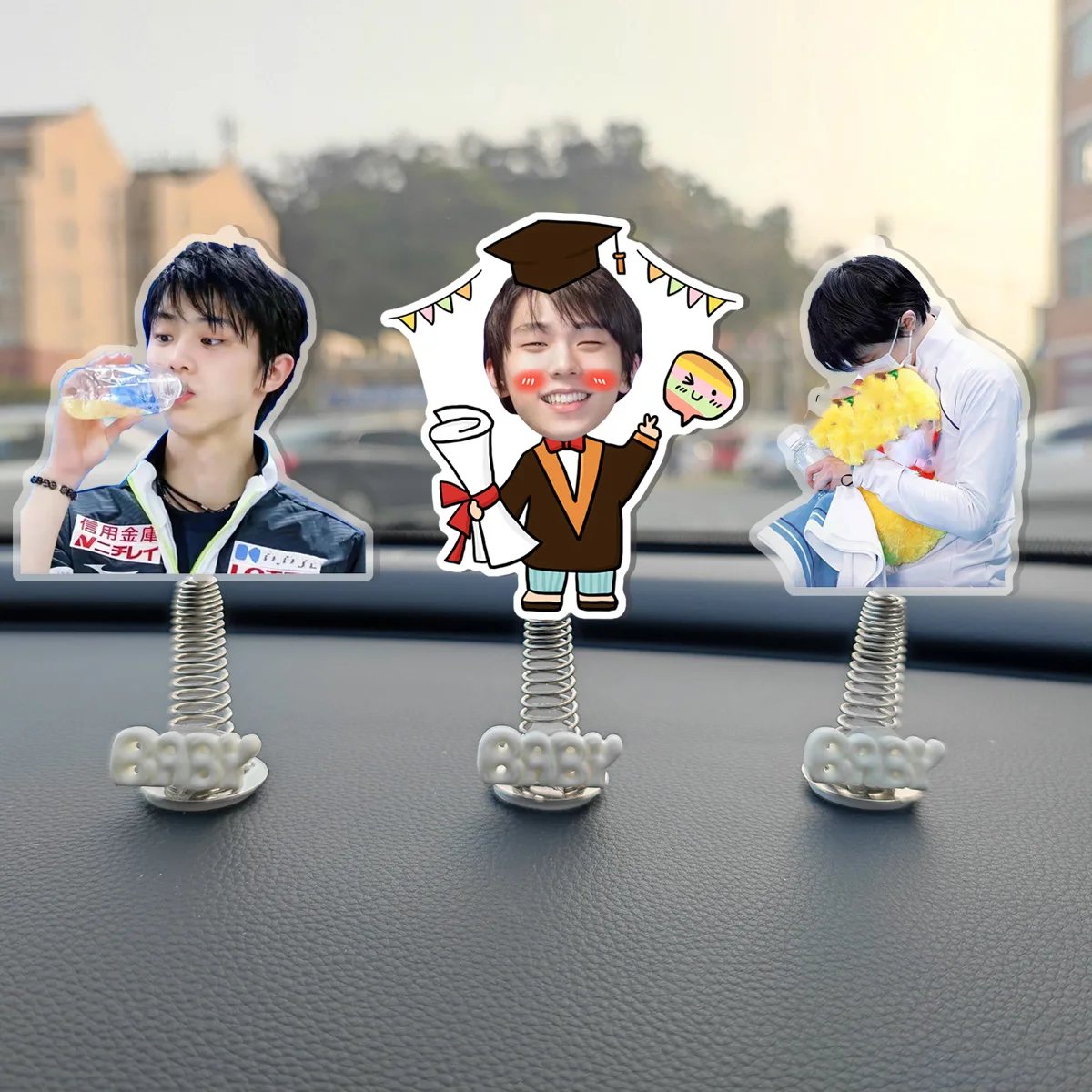 

Yuзуu Hanyu акриловая мультяшная Весенняя подставка для стряхивания фигурка Студенческая Модель пластина японский Настольный Декор косплей и...