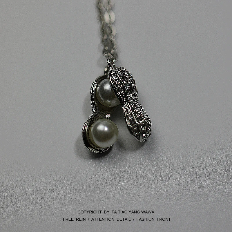 

Look at the peanuts in the peanuts! The necklace