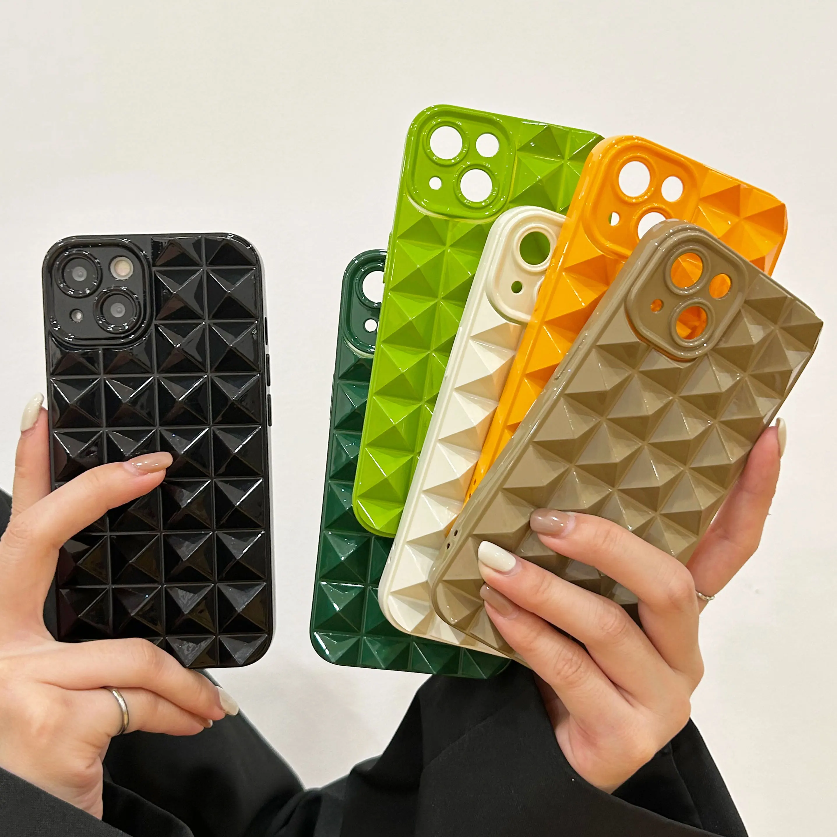 

Cool trend Rivet Head Phone Case For Iphone 14 Plus 13 11 12 Pro Max Fashion Rhombus Pattern Lens Protection Silicone Soft Cover