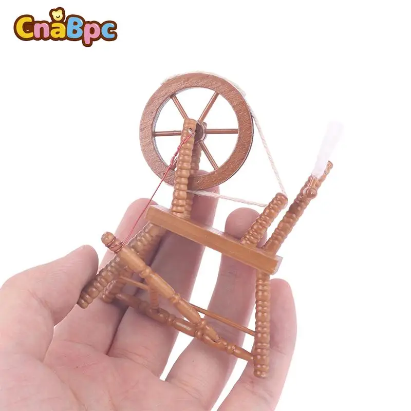 

Масштаб 1/12, миниатюрный деревянный вращающийся домик, модель вращающегося колеса, аксессуары для кукольного домика, игрушка для ролевых игр