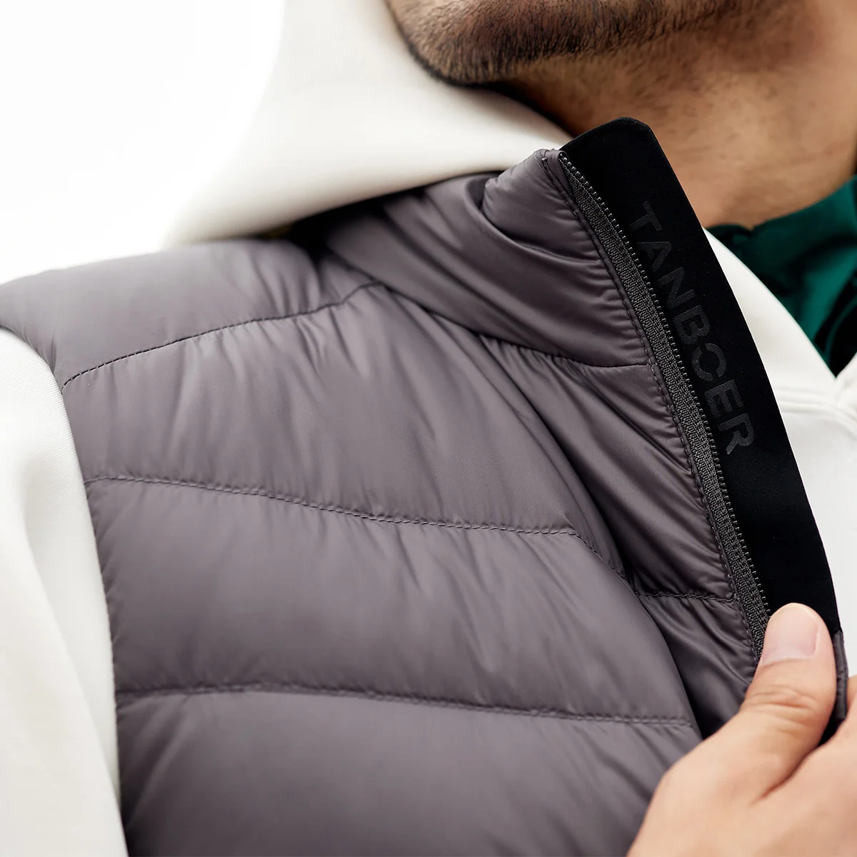 TANBOER Filling Power 600+ Anti-wrinkle Winter Vest Packable 90% Duck Down Sleeveless  Jakcet TF216023