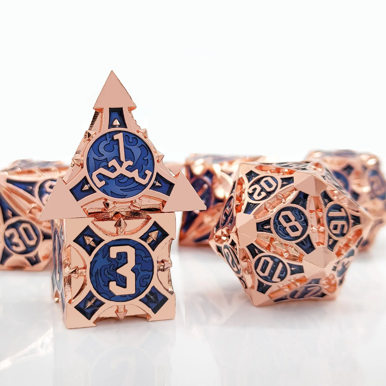 

7pcs Metal Dice for D&D COC DND Dungeons & Dragons Game RPG Hobby Cthulhu Style Dice D20 Playing Cards Board Game Collection Toy