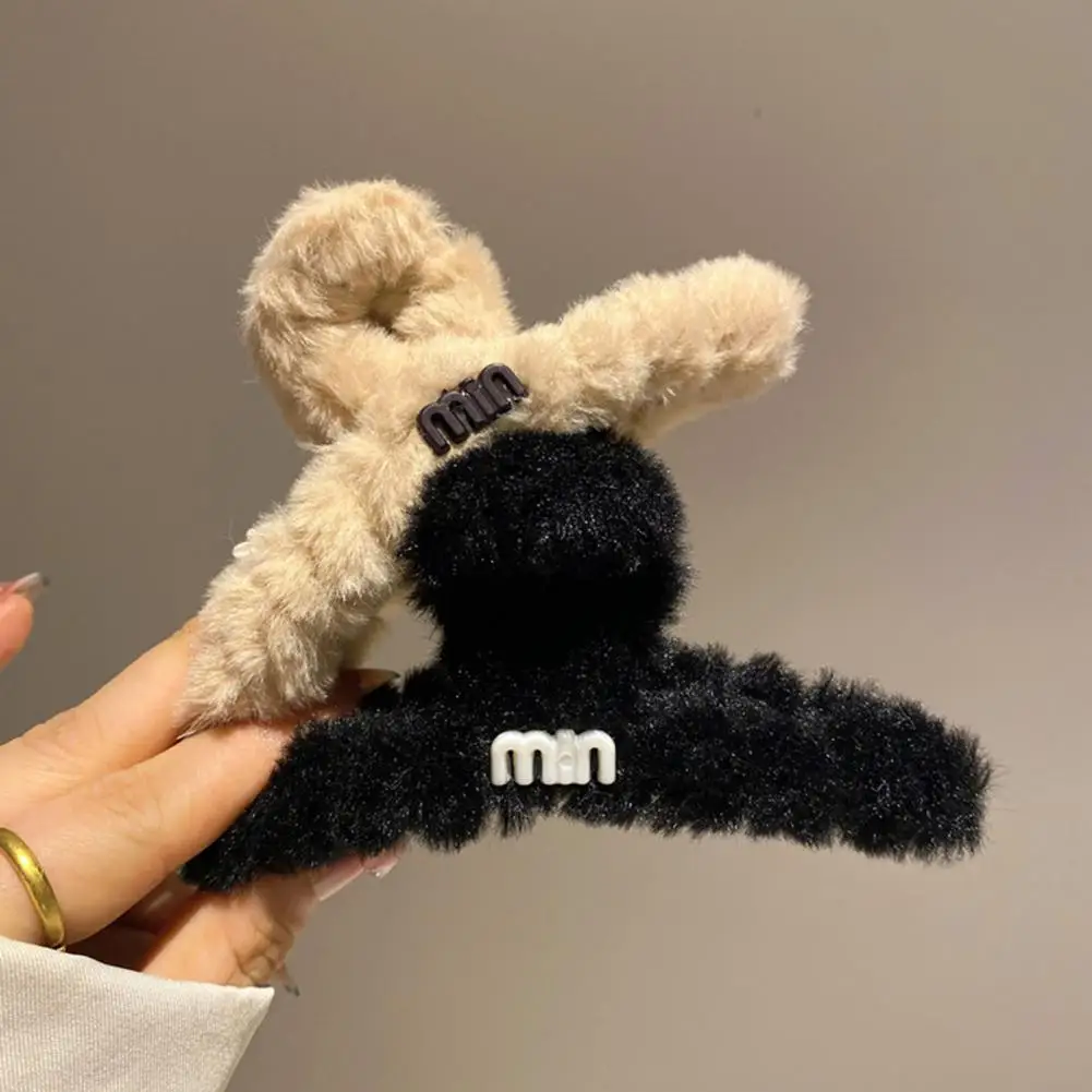 

This Christmas hair clip is suitable for daily wear, parties, weddings, dates and other occasions.