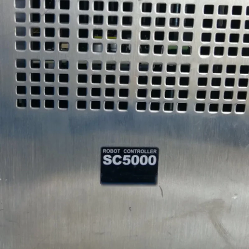 Робот-контроллер SC5000 используется в хорошем состоянии