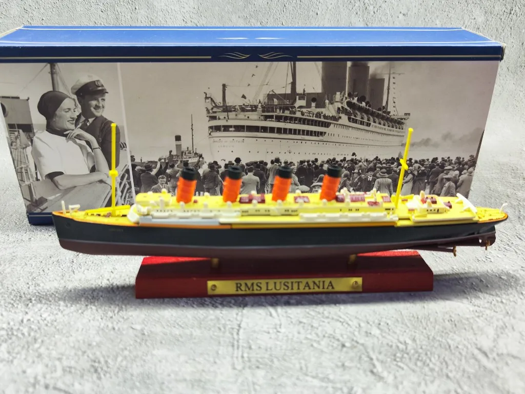 

ATLAS 1/1250 Scale Diecast Car Toys RMS LUSITANIA Luxury Cruise Ship Die-Cast Metal Boat Model Toy For Boys Kids Collection Gift