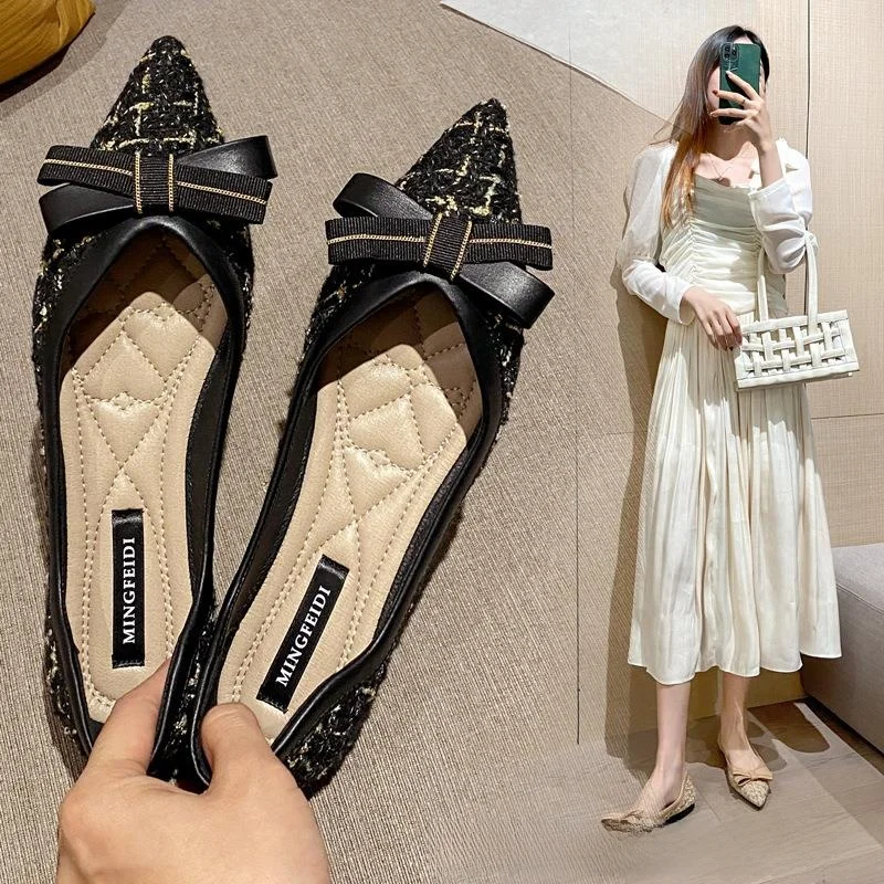 Новые весенние вечерние туфли красные однослойные на плоской подошве с острым