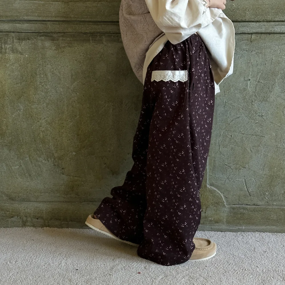 Детские брюки осень 2024 корейские прямые штаны с цветочным принтом для маленьких